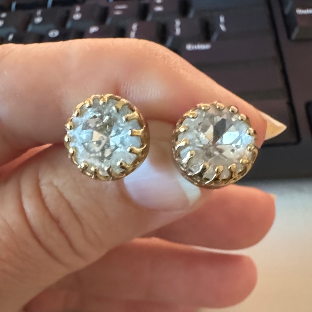 Stella & Dot Nancy studs Earrings